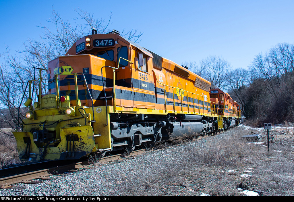 NECR 3475 leads 611 north through Three Rivers 